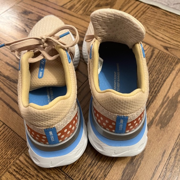 Nike React - Picture 3 of 3